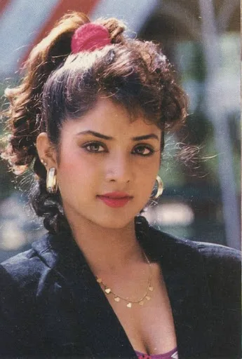 Divya-Bharti-Hot-Bikini-Stills