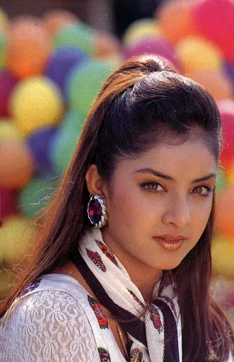 Divya-Bharti-Hot-Bikini-Photo