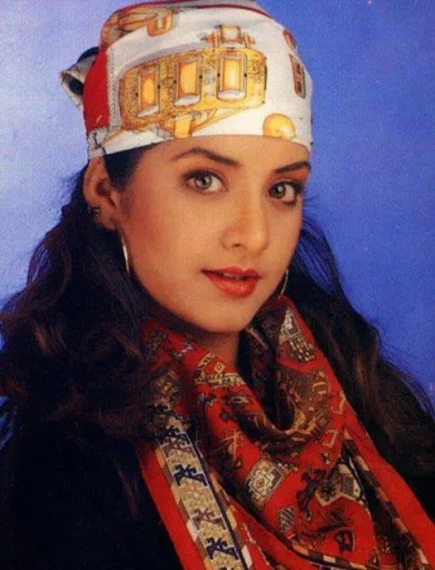 Divya-Bharti-Hot-Bikini-Still