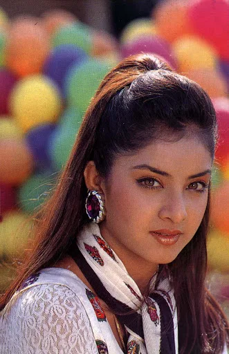 Divya-Bharti-Hot-HD-Wallpapers