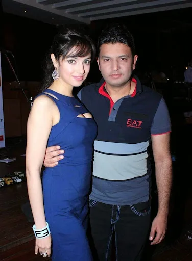 Divya-Khosla-Kumar-Hot-Naval-Images