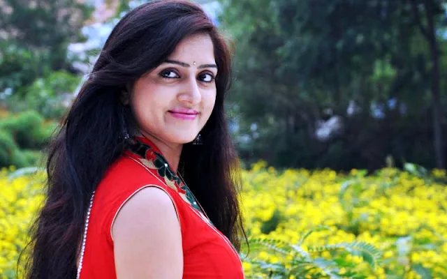 Divya-Singh-Hot-Bikini-Pictures