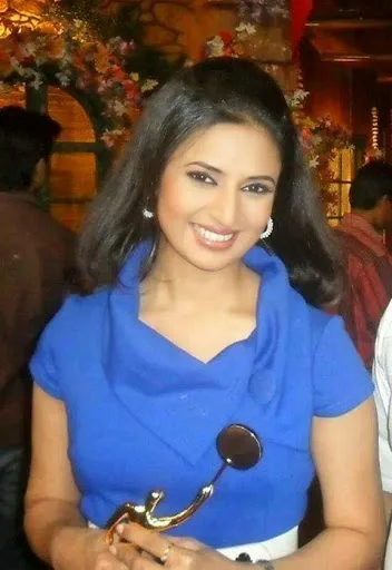 Divyanka-Tripathi-Hot-Bikini-Stills