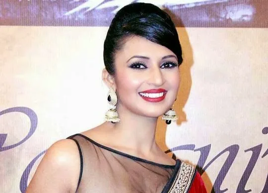 Divyanka-Tripathi-Hot-Bikini-Photos
