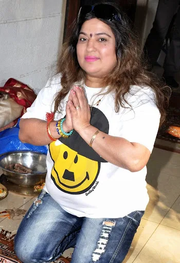 Dolly Bindra Hot  Wallpaper