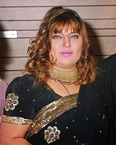 Dolly Bindra Hot Image Gallery