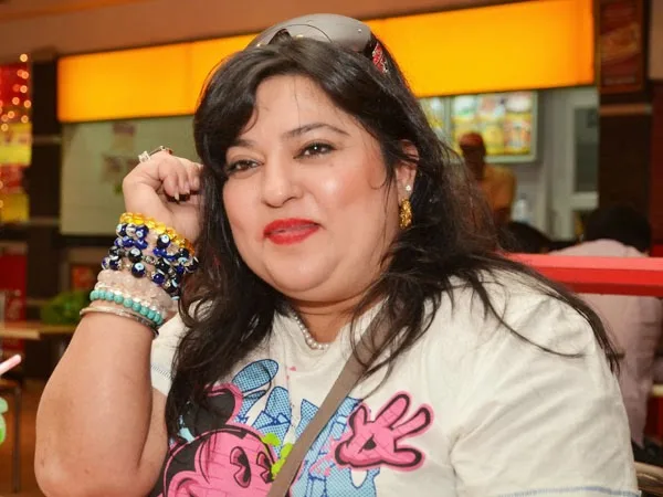 Dolly Bindra Hot Images