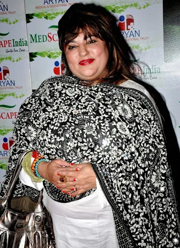 Dolly Bindra Hot Pictures