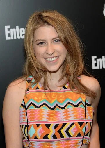 Eden-Sher-Hot-Bikini-Photo-Gallery