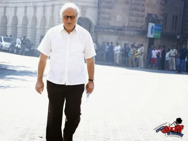 Ekkees Toppon Ki Salaami Hindi Movie Images