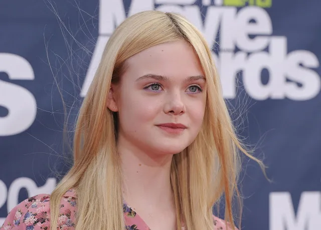 Elle Fanning Hot Bikini Image Gallery, Images, Photos, Pics