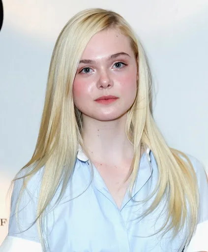 Elle-Fanning-Hot-Bikini-Images