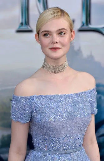 Elle-Fanning-Hot-Bikini-Pics