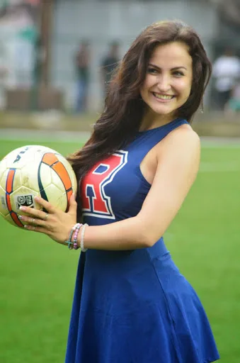 Elli-Avram-Hot-Bikini-Pic