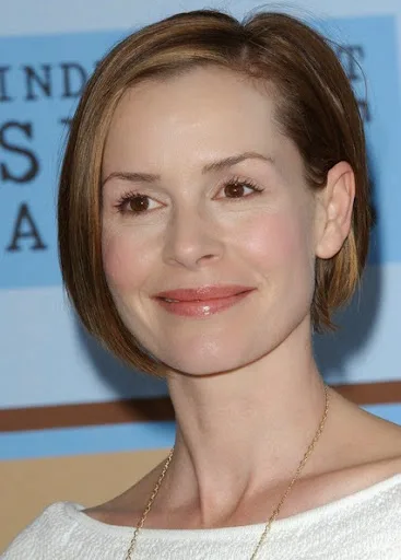 Embeth Davidtz Hot Sexy Bikini Images