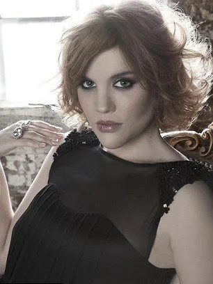 Emerald-Fennell-Hot-Bikini-Image-Gallery