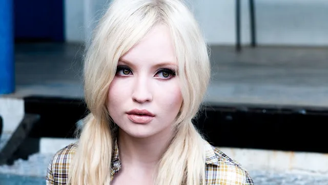 Emily Browning Hot Bikini Image Gallery, Images, Photos, Pics
