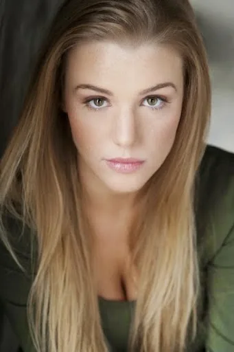 Emily Peachey Hot Sexy Bikini Pics