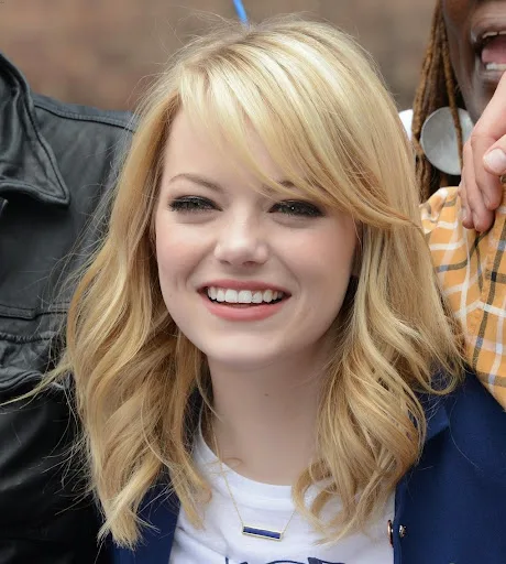 Emma Stone Hot Sexy Bikini Image Gallery