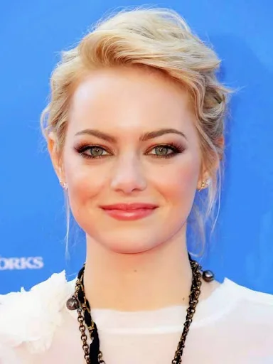 Emma Stone Hot Sexy Bikini Images