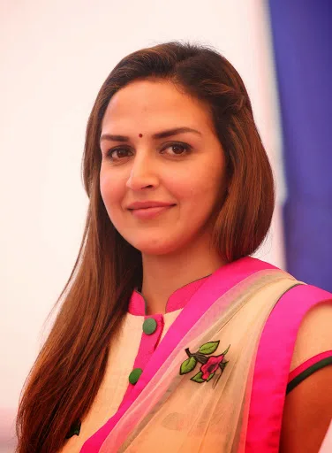 Esha-Deol-Hot-Bikini-Still