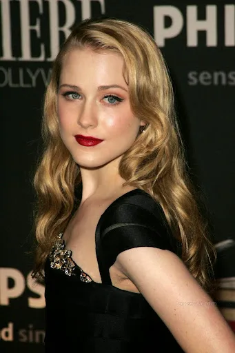 Evan Rachel Wood Hot Kissing Scene