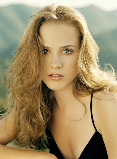 Evan Rachel Wood Hot Sexy Bikini Photos