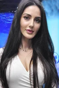 Farah-Karimi-Hot-Bikini-Wallpaper