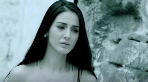 Farah-Karimi-Hot-Bikini-Image-Gallery