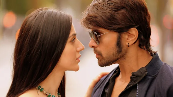 Farah-Karimi-Hot-Bikini-Pics