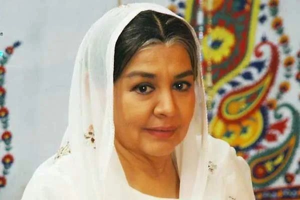 Farida-Jalal-Hot-Bikini-Wallpaper