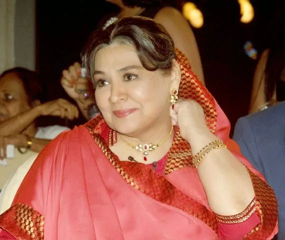 Farida-Jalal-Hot-Bikini-Image-Gallery