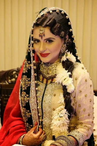 Fatima Effendi Hot Sexy Bikini Photos