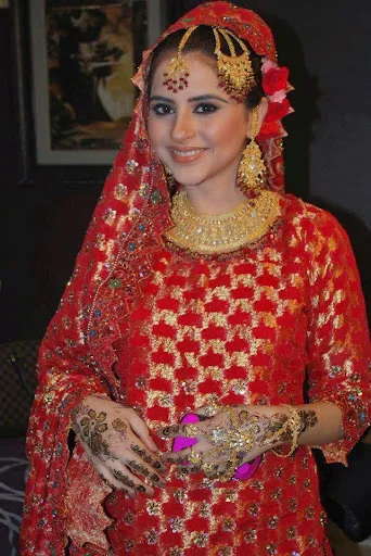 Fatima Effendi Hot Sexy Bikini Stills