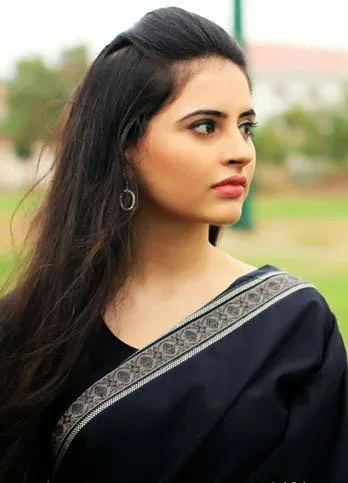 Fatima Effendi Hot Sexy Bikini Pictures