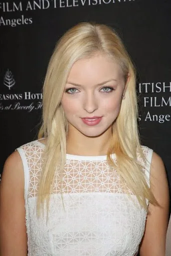 Francesca Eastwood Hot Sexy Bikini Wallpaper