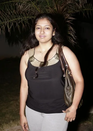 Gayathri-Raghuram-Hot-Bikini-Wallpapers