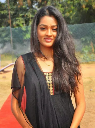 Gayathrie-Hot-Bikini-Image-Gallery