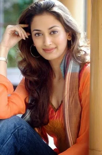 Gayatri-Joshi-Hot-Bikini-Image-Gallery