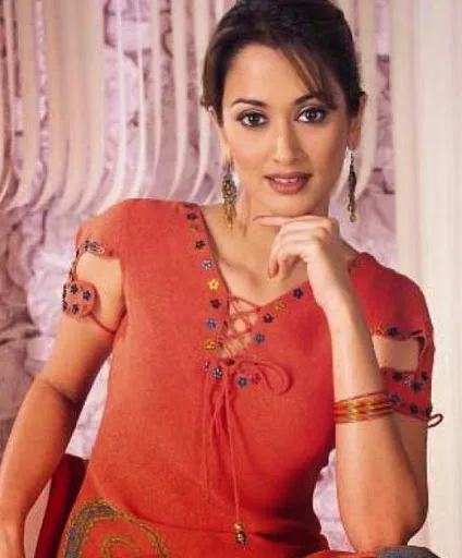 Gayatri-Joshi-Hot-Bikini-Pics