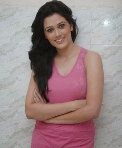 Girija-Hot-Bikini-Images