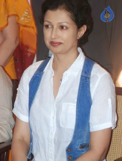 Gouthami-Hot-Bikini-Photo