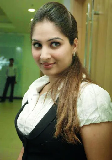 Gowri Munjal Hot Bikini Image Gallery, Images, Photos, Pics