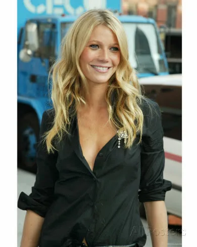 Gwyneth Paltrow Hot Sexy Bikini Still