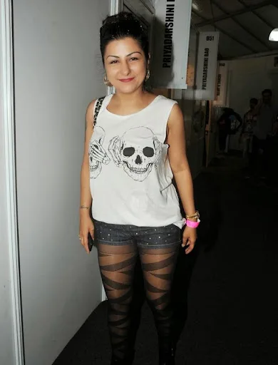 Hard Kaur Hot Sexy Bikini Wallpapers