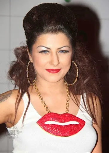 Hard Kaur Hot Sexy Bikini Photo