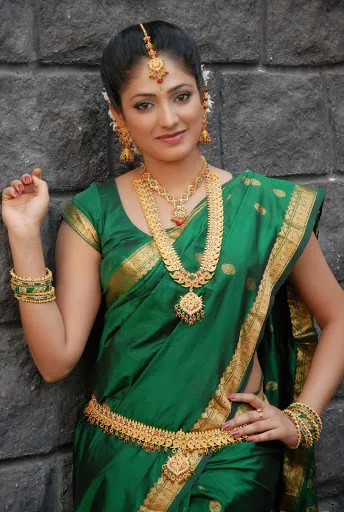 Haripriya-Hot-Bikini-Wallpaper
