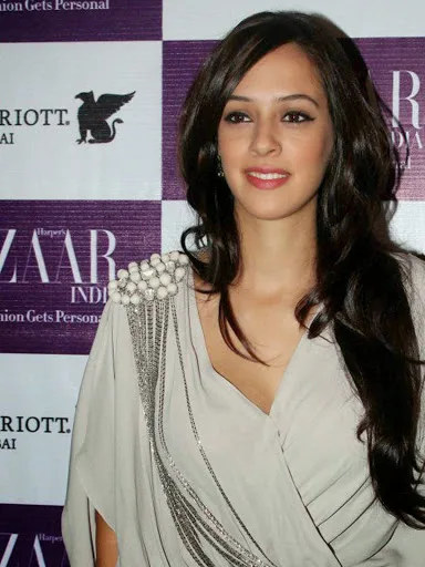 Hazel-Keech-Hot-Bikini-Image-Gallery