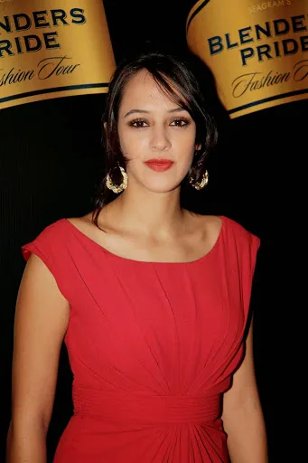Hazel-Keech-Hot-Bikini-Pics