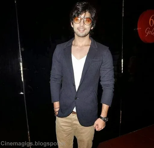 Himansh Kohli Images